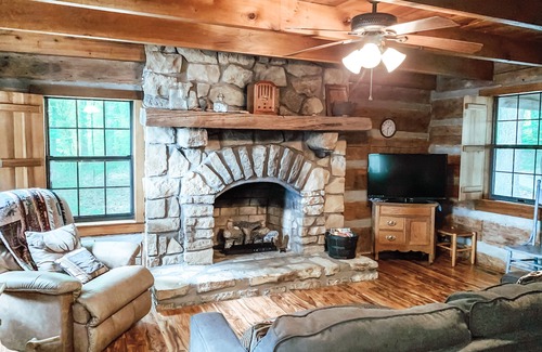 Lucas Cabin | My Old Kentucky Hideaway- Lakeview Cabin