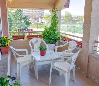 Petrovec Apartment | My Parents Guest House