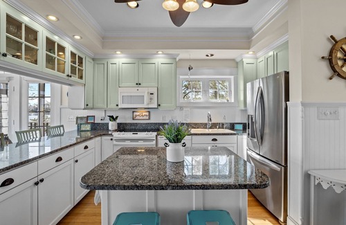 Merritt House | My Pointe of View - Spectacular Pet Friendly Waterfront with Views!