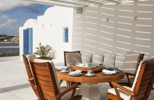 Paraga Villa | My Rental Homes - Villa Purple with infinity pool, jacuzzi and sea view