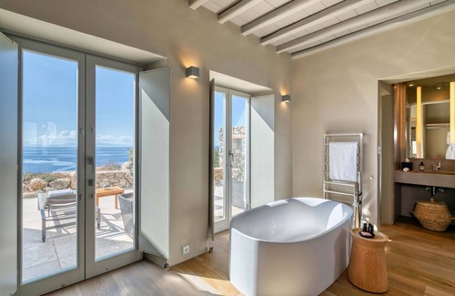 Paraga Villa | My Rental Homes - Villa Virgil with heated pool, Jacuzzi, basketball court and gym