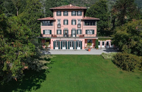 Santa Maria - Rezzonico Villa | My Rental Homes - Villa Camilla with swimming pool and a private tennis court.