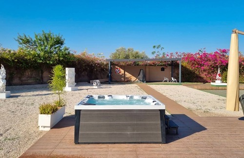Tameslouht Villa | My Rental Homes - Villa Jamalu with jacuzzi, pool and garden