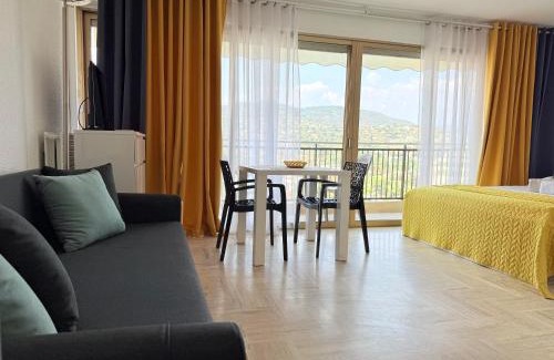 Mandelieu-La-Napoule Apartment | My Resid Appart Marina vue la Colline des Mimosas