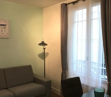Quartier de Rochechouart Apartment | My Trip in Paris - Turgot