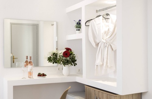 Little Venice Apartment | Myconian Little Venice Sunset suite