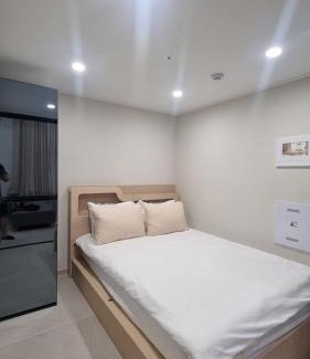 Eulji-ro Apartment | Myeongdong, Gwanghwamun, Jongno, DDP, Namsan