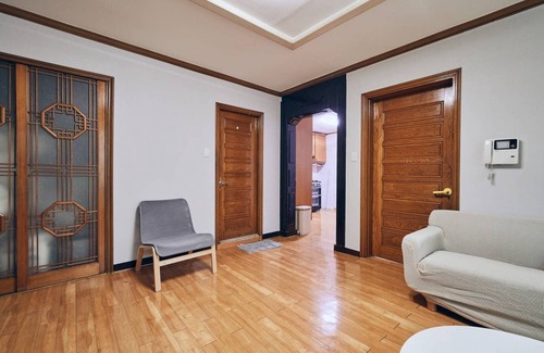 Pil-dong House | ✧MYEONGDONG MAGNIFICIENT✧3BDR+1LIVING✧3MIN