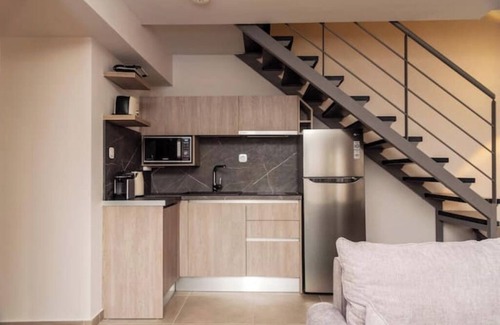 Petriti House | Mylos II : A Stylish Stay for Your Crew