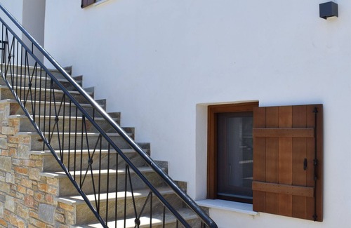 Horto House | Myrsini's Upstairs Studio