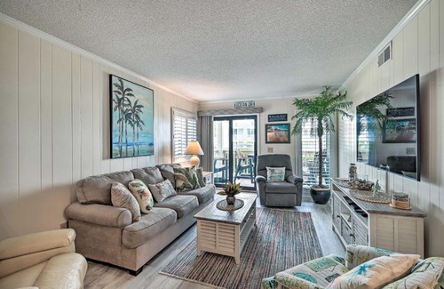 Myrtle Beach Apartment | Myrtle Beach Condo with On-Site Pool and Beach Access