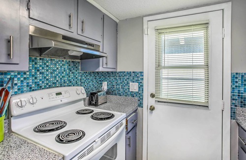 Myrtle Beach Cottage | Myrtle Beach Cottage, Walk to Pools + Beach!