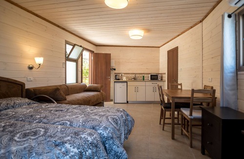 Artists Colony Bed & Breakfast | Myrtle the Turtle patio unit