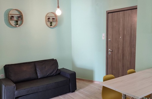 Omonia Apartment | Myrto Home, 200m from metro! 30 minutes to Acropolis on foot.