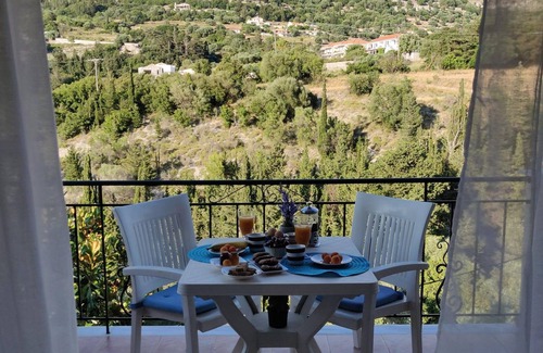 Dhrakata Apartment | Myrtos Cottages Euterpi