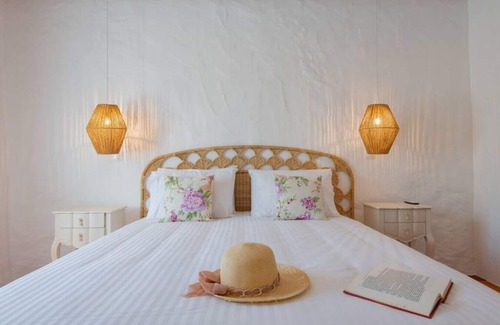 Sines Bed & Breakfast | MyStay - Herdade do Vale da Abelheira Flores bedroom