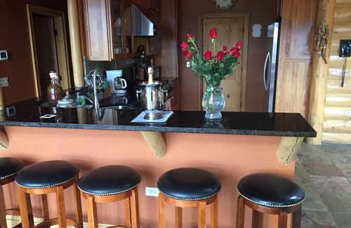 Bentonville Cabin | Mystic Pines log home in Shenandoah with hot tub and spectacular views!