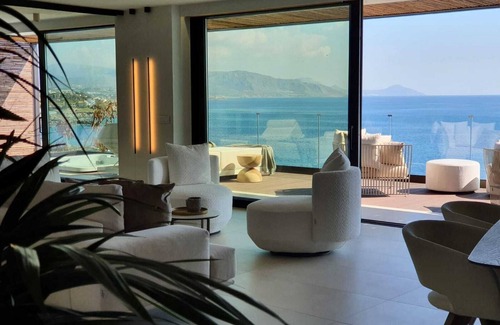 Achlia Villa | Mystique Luxury Suite