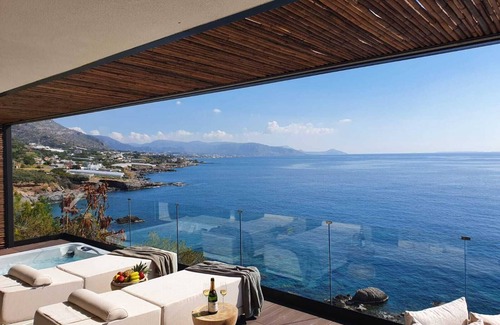 Achlia Villa | Mystique Luxury Suite