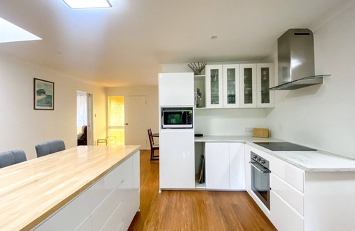 Traviston House | Myway - Burrum Heads - Close to Beach and Boat Ramp - 3BR