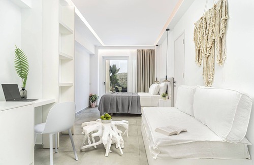 Kerion Hotel | Myzith Luxury Suites