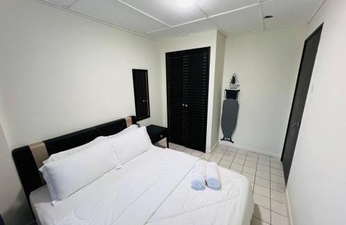 Taman Haji Zainal Apartment | MZR Homestay