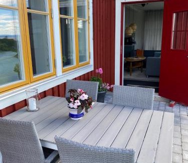 Rattvik Apartment | Nära centrum med sjöutsikt -Korsgården
