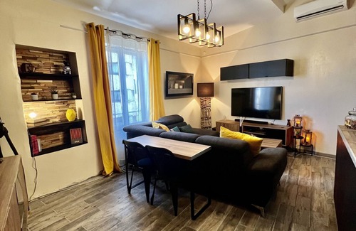 Faubourg Apartment | Nîmes center: superb atypical apartment