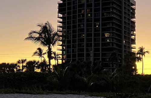 Fort Pierce Shores Condo | N Hutchinson Island 2BR Private Beach Apt- Nicely Decorated, Lots of Amenities!