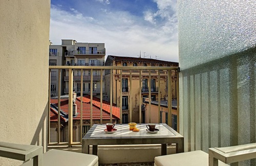 Thiers Apartment | N&J - BERLIOZ SUITE - Central - Close sea
