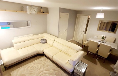 Newport Apartment | n*Modern 3 bed in Newport - close to city centre*