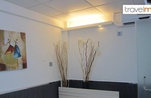 Jordan Apartment | N1 - Flat 10, 9/F, 383 Nathan Rd