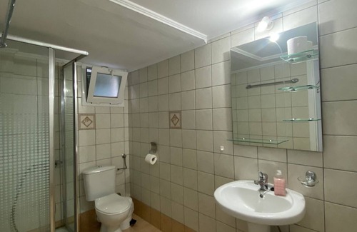 Parga Apartment | n3.5min away from Parga Nice sea view We welcome you to a cozy and friendly stay