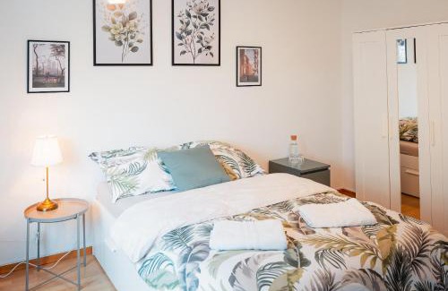 Sudstadt Sudlicher Teil House | N39 Whole 3-Room Apartment or Individual Room in Karlsruhe Südstadt
