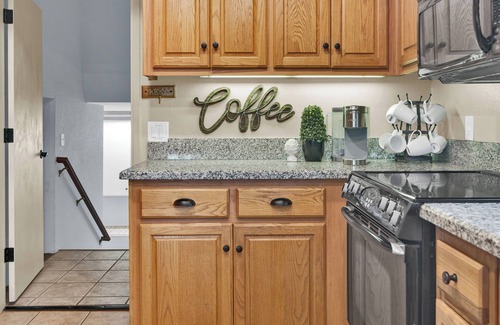 Oak Shores House | Naci Lakeview Retreat - Spa and Game Room!