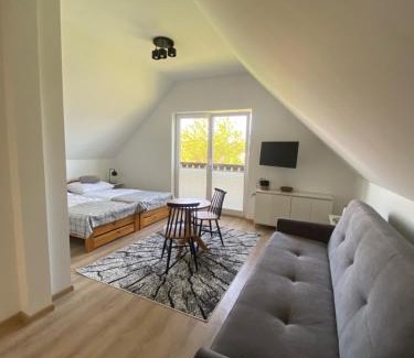 Ukta House | Nad Doliną Krutyni