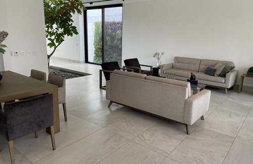Samborondon House | nada