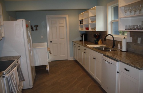 Mountain Home Cottage | Nadia's Nest: A Newly renovated Cottage Close to Highway 26