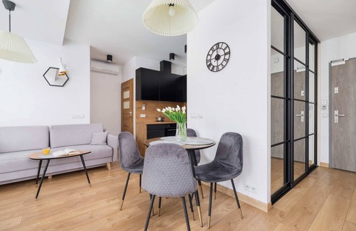 Stare Podgorze Apartment | Nadwiślańska 5 Kraków | Air-conditioned Apartment | Podolski Boulevard on the Wi