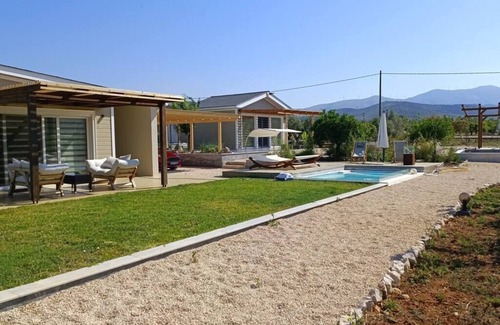 Nea Tirintha House | Nafplio Lodge. Tiny villa 1/4