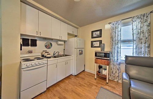 Nags Head Apartment | Nags Head Apt with Patio - 1/2 Mile Walk to Beach!