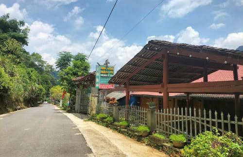 Nam Mau House | Nam Pé Tày Homestay - View hồ Ba Bể