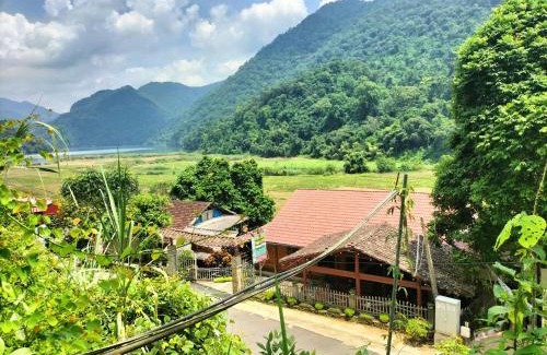 Nam Mau House | Nam Pé Tày Homestay - View hồ Ba Bể
