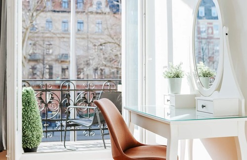 Mannheim Apartment | namastay! Charm and Comfort in the Heart of MA