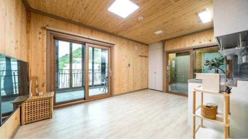 Namhae House | Namhae Yanghwa Seaside Pension