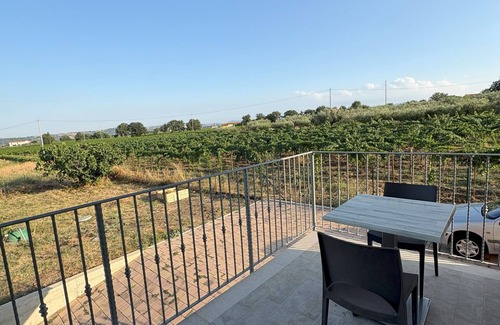 Pollutri Apartment | NANA'S HOUSE 1. Entire apartment surrounded by greenery and close to the sea