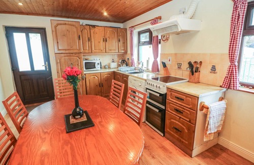 Caherkeen Cottage | NANA'S HOUSE, pet friendly, with open fire in Allihies, County Cork