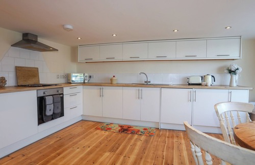 Cylch-Y-Garn Cottage | NANT Y GOF, pet friendly, character holiday cottage in Cemaes Bay