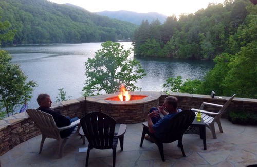 Topton House | Nantahala Getaway-Lakefront -mountain views. Firepit,Generator, wifi - STARLINK