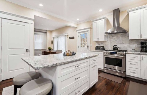 Homewood House | Naptown Villa House S